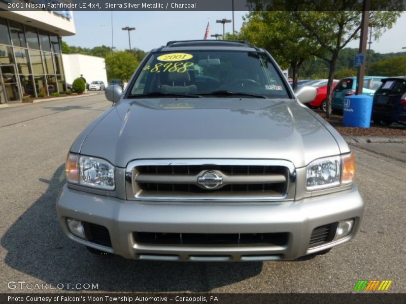 Sierra Silver Metallic / Charcoal 2001 Nissan Pathfinder LE 4x4