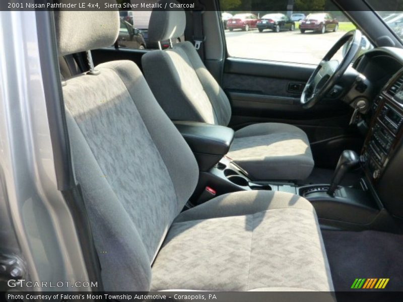 Sierra Silver Metallic / Charcoal 2001 Nissan Pathfinder LE 4x4