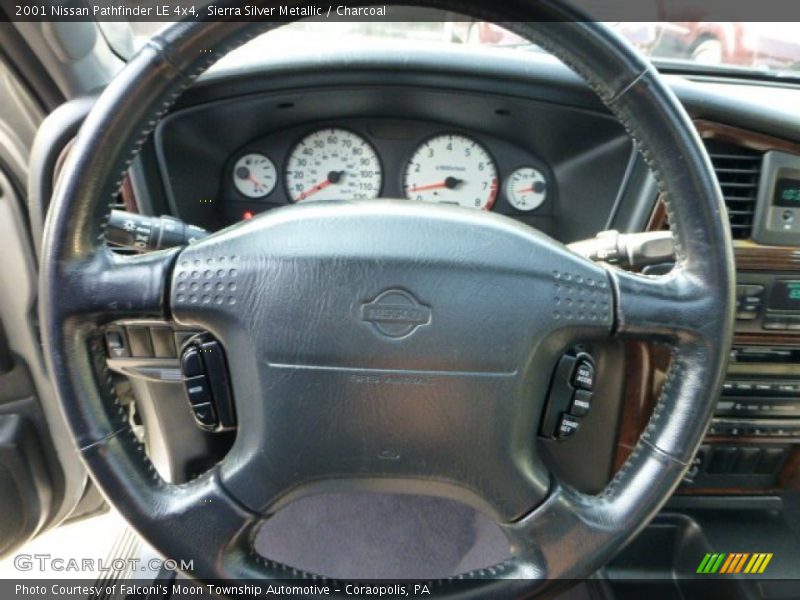 Sierra Silver Metallic / Charcoal 2001 Nissan Pathfinder LE 4x4