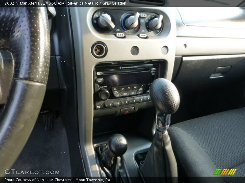 Silver Ice Metallic / Gray Celadon 2002 Nissan Xterra SE V6 SC 4x4
