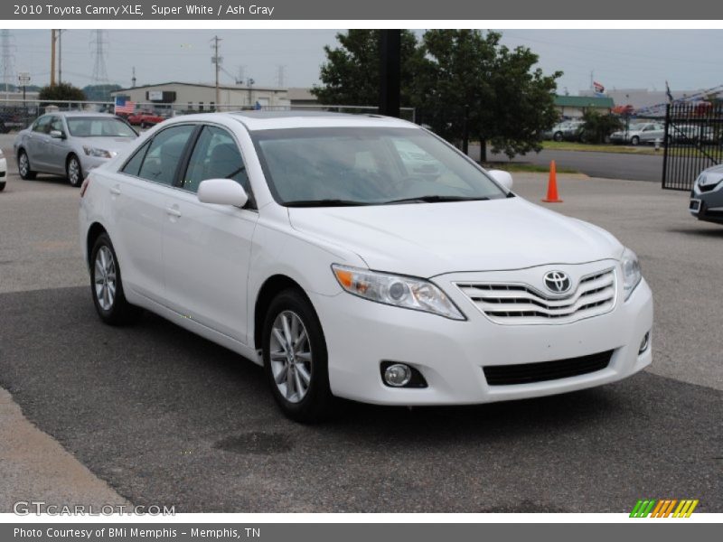 Super White / Ash Gray 2010 Toyota Camry XLE