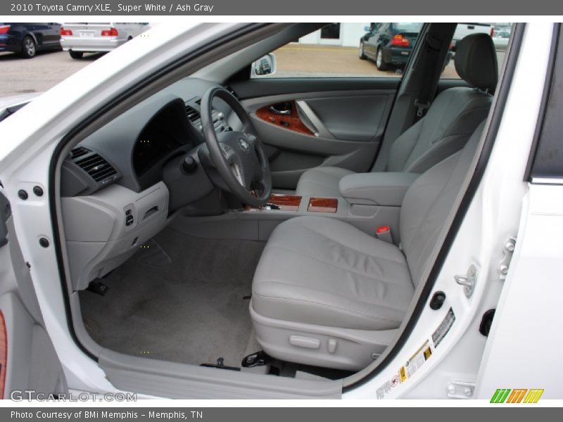 Super White / Ash Gray 2010 Toyota Camry XLE