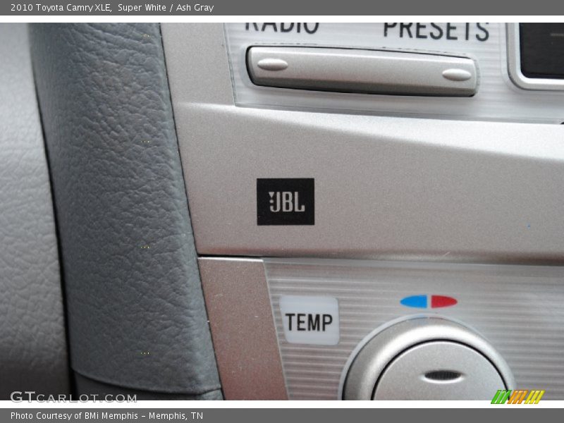 Super White / Ash Gray 2010 Toyota Camry XLE