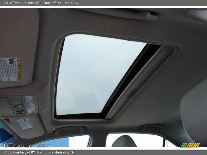Super White / Ash Gray 2010 Toyota Camry XLE