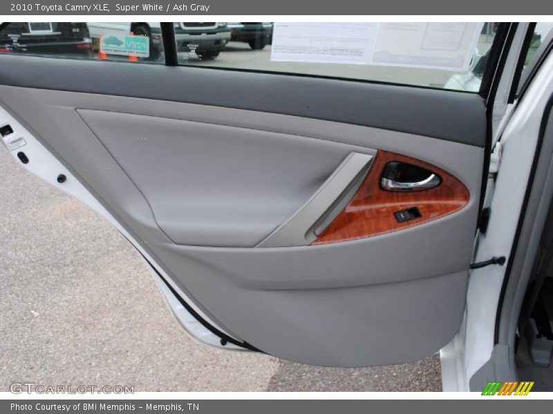 Super White / Ash Gray 2010 Toyota Camry XLE