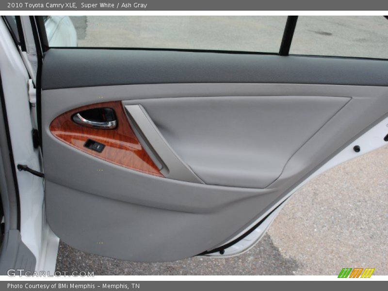 Super White / Ash Gray 2010 Toyota Camry XLE