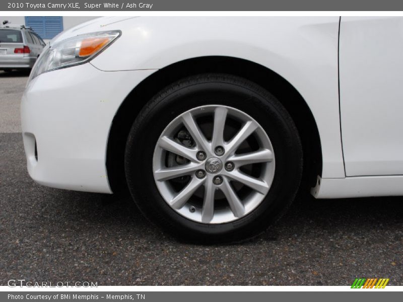 Super White / Ash Gray 2010 Toyota Camry XLE