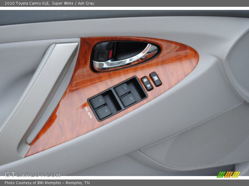 Super White / Ash Gray 2010 Toyota Camry XLE