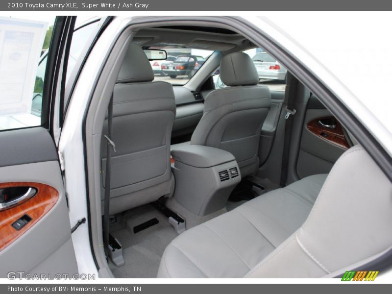 Super White / Ash Gray 2010 Toyota Camry XLE