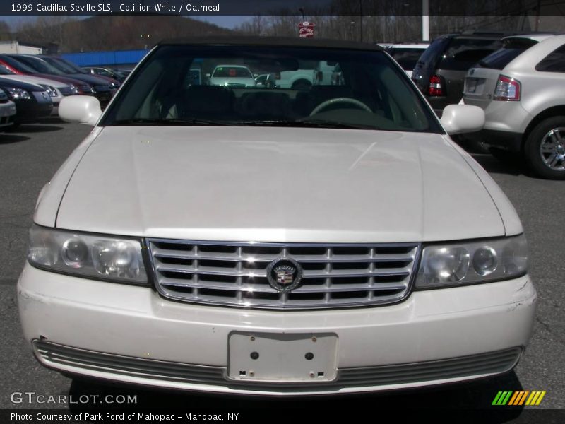 Cotillion White / Oatmeal 1999 Cadillac Seville SLS