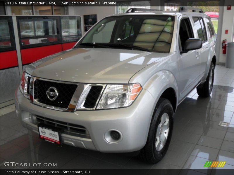 Silver Lightning Metallic / Graphite 2010 Nissan Pathfinder S 4x4