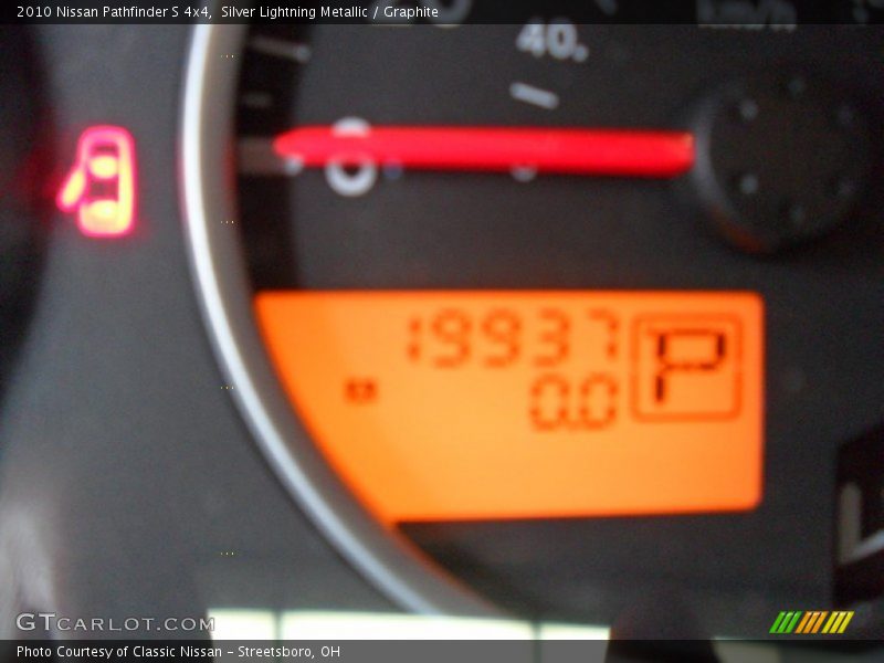 Silver Lightning Metallic / Graphite 2010 Nissan Pathfinder S 4x4