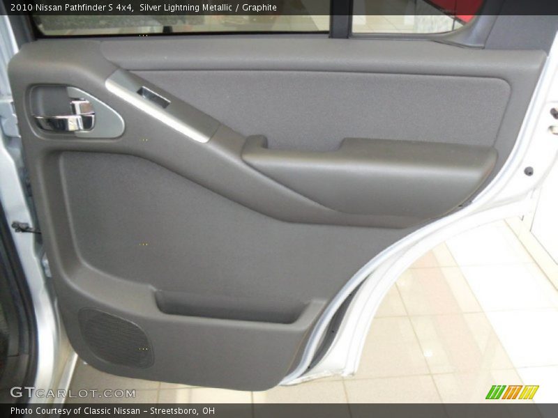 Silver Lightning Metallic / Graphite 2010 Nissan Pathfinder S 4x4