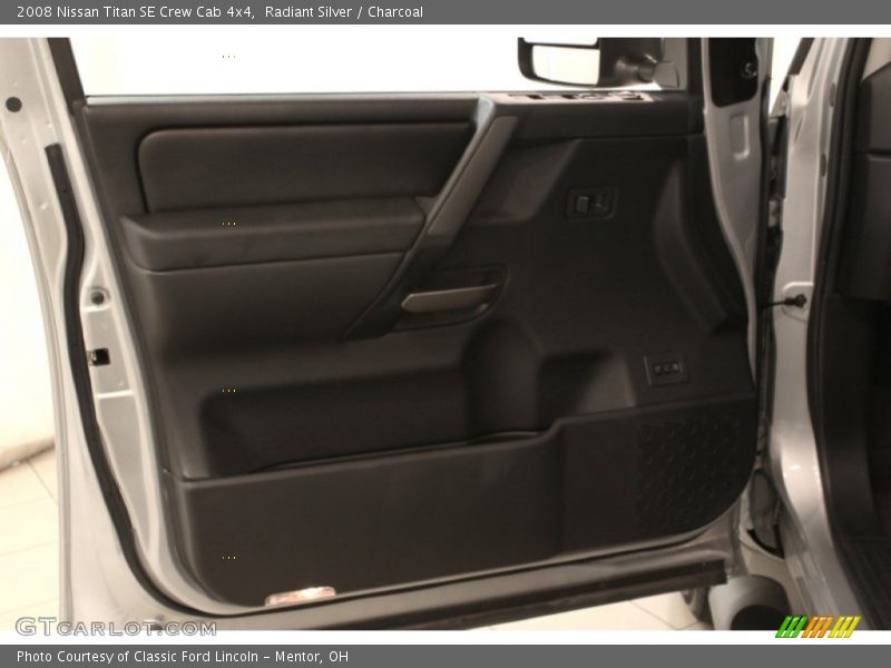 Radiant Silver / Charcoal 2008 Nissan Titan SE Crew Cab 4x4
