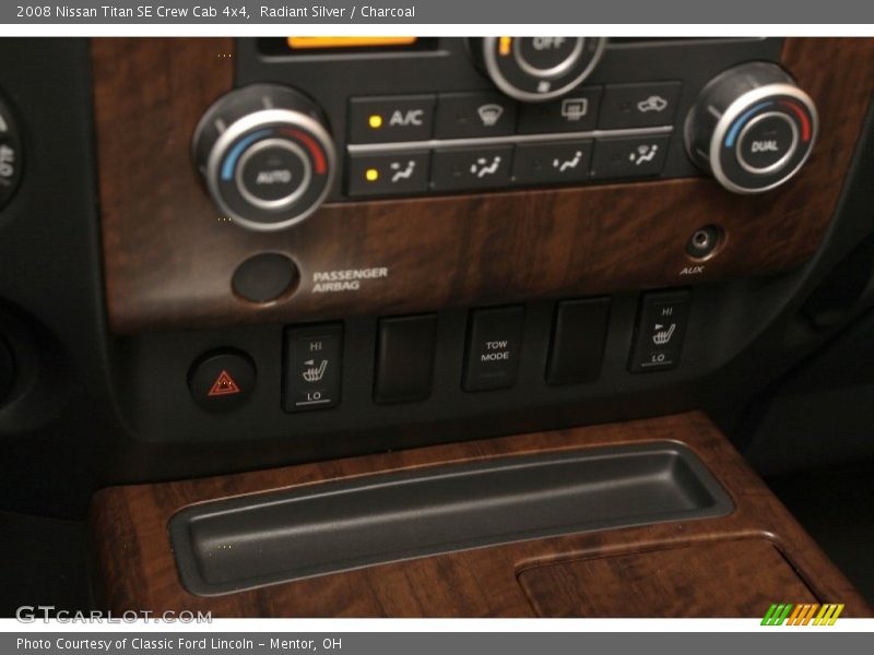 Radiant Silver / Charcoal 2008 Nissan Titan SE Crew Cab 4x4