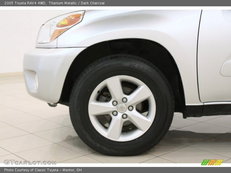 Titanium Metallic / Dark Charcoal 2005 Toyota RAV4 4WD