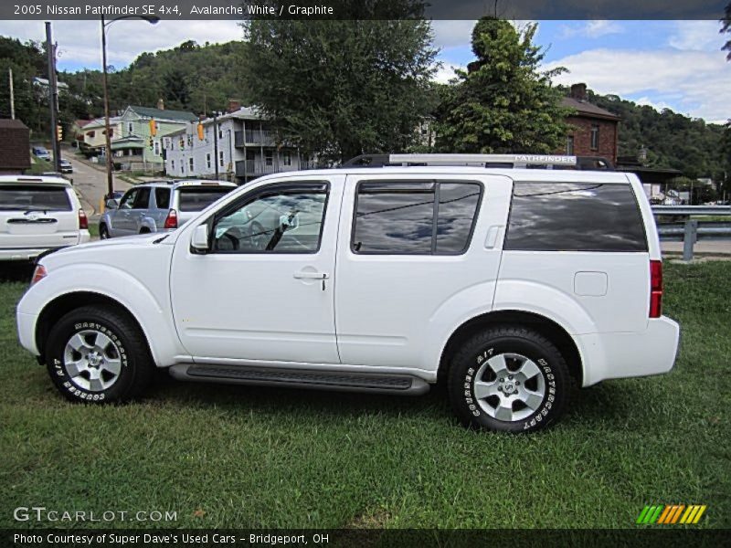 Avalanche White / Graphite 2005 Nissan Pathfinder SE 4x4