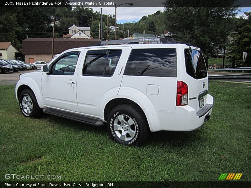 Avalanche White / Graphite 2005 Nissan Pathfinder SE 4x4