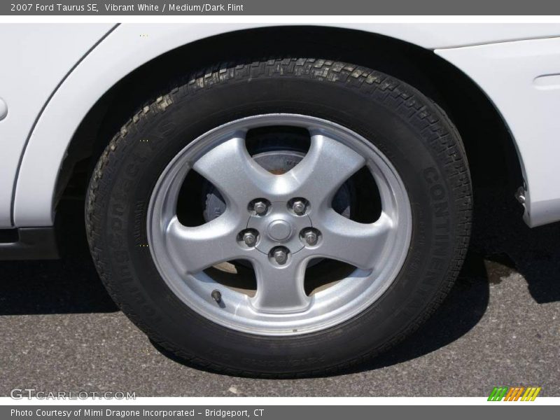 Vibrant White / Medium/Dark Flint 2007 Ford Taurus SE