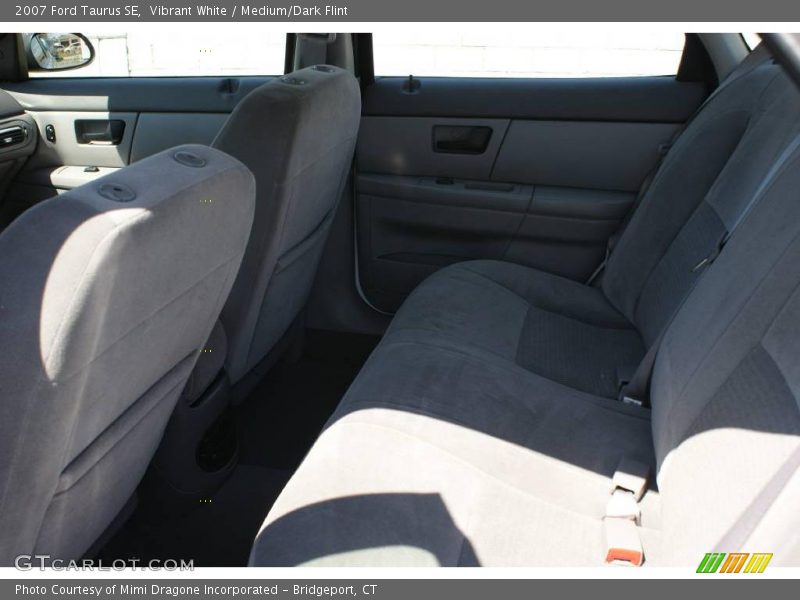 Vibrant White / Medium/Dark Flint 2007 Ford Taurus SE