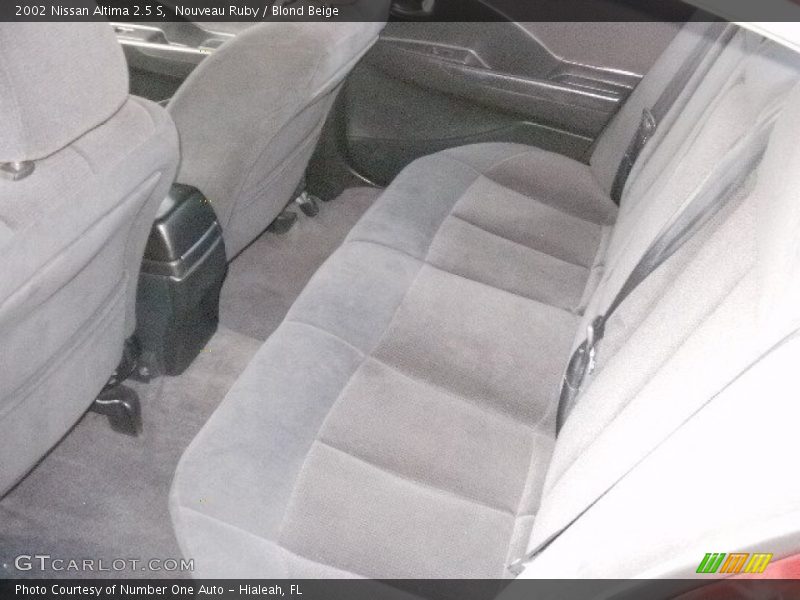 Nouveau Ruby / Blond Beige 2002 Nissan Altima 2.5 S
