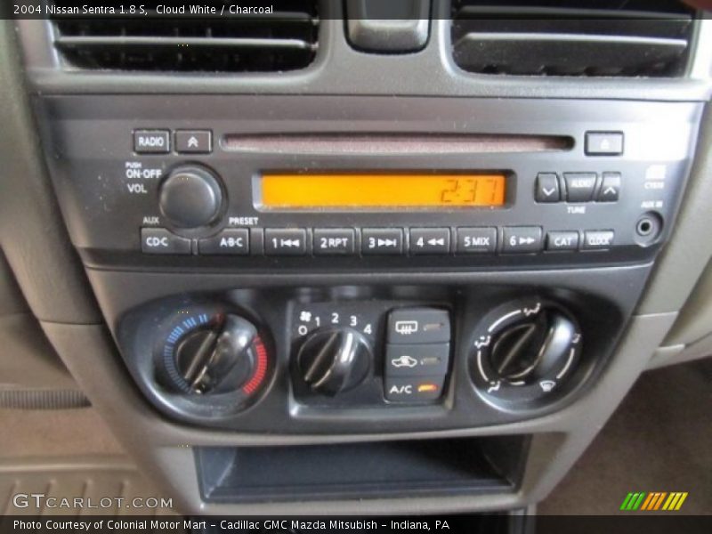 Cloud White / Charcoal 2004 Nissan Sentra 1.8 S