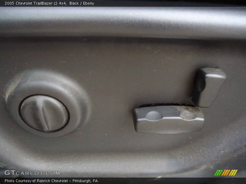 Black / Ebony 2005 Chevrolet TrailBlazer LS 4x4
