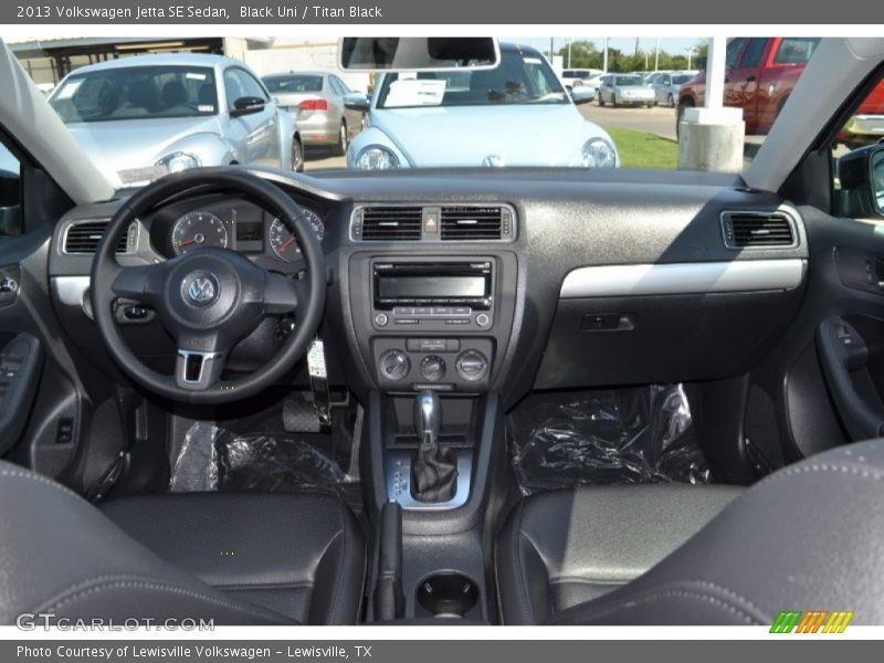 Black Uni / Titan Black 2013 Volkswagen Jetta SE Sedan