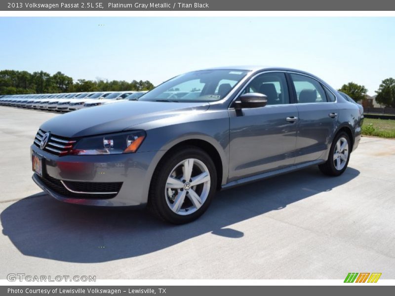 Platinum Gray Metallic / Titan Black 2013 Volkswagen Passat 2.5L SE