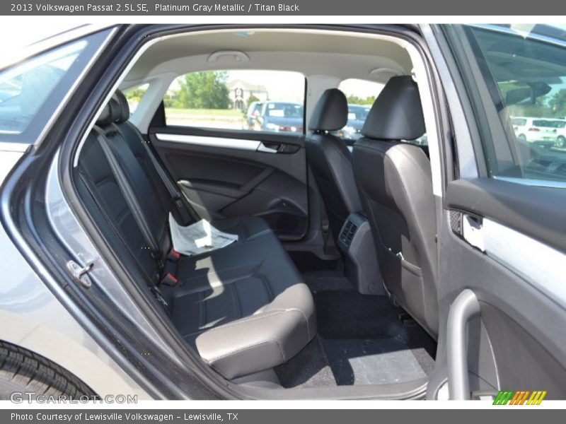 Platinum Gray Metallic / Titan Black 2013 Volkswagen Passat 2.5L SE