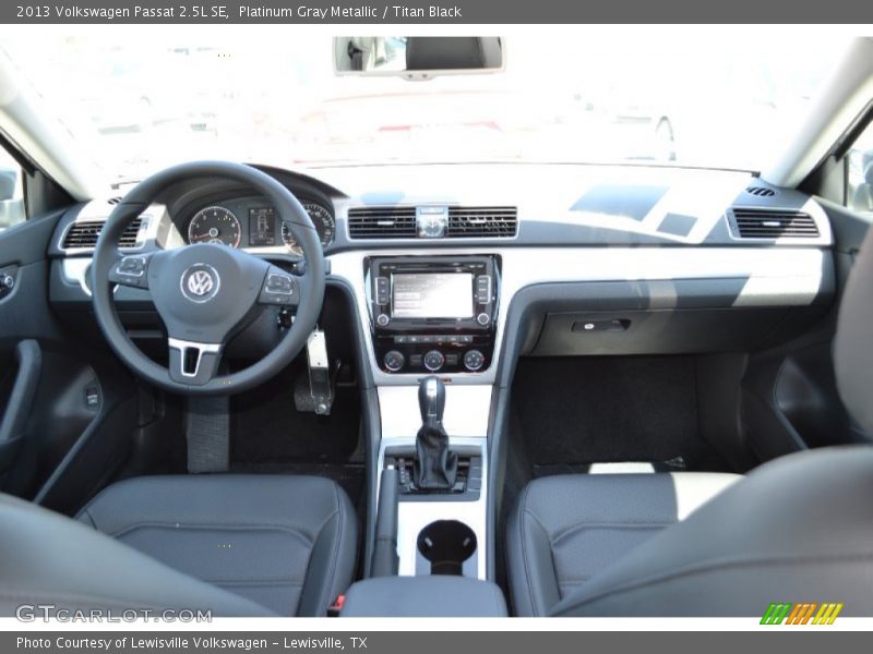 Platinum Gray Metallic / Titan Black 2013 Volkswagen Passat 2.5L SE