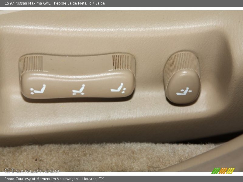 Pebble Beige Metallic / Beige 1997 Nissan Maxima GXE