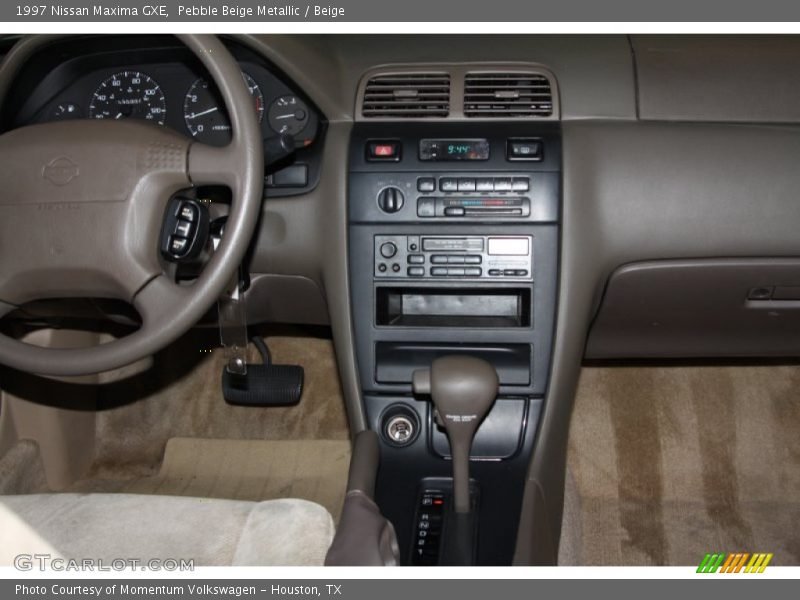 Pebble Beige Metallic / Beige 1997 Nissan Maxima GXE