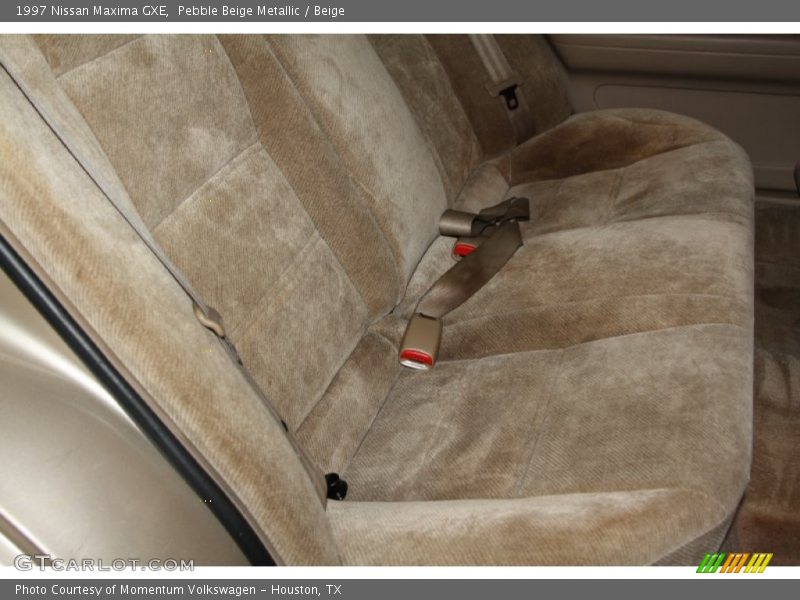 Pebble Beige Metallic / Beige 1997 Nissan Maxima GXE