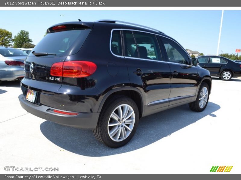 Deep Black Metallic / Black 2012 Volkswagen Tiguan SE