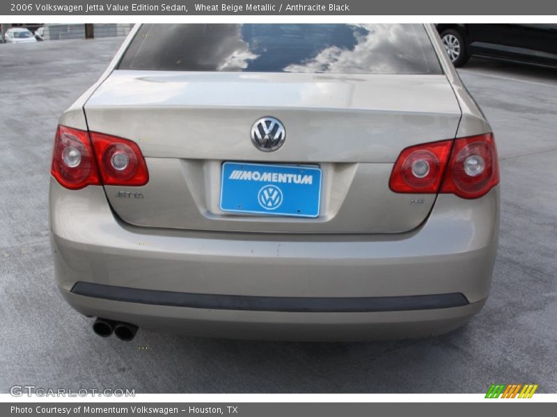 Wheat Beige Metallic / Anthracite Black 2006 Volkswagen Jetta Value Edition Sedan