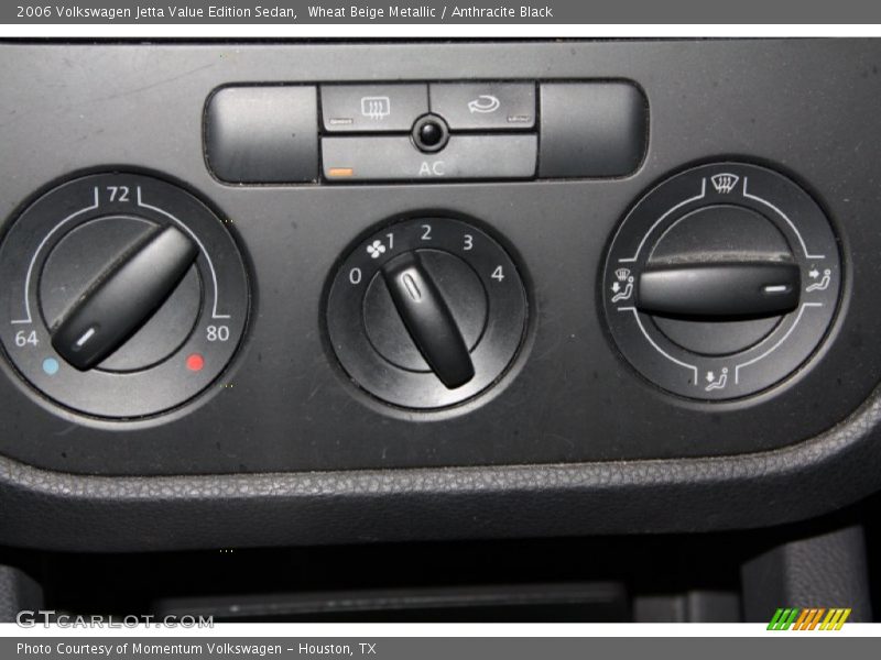 Wheat Beige Metallic / Anthracite Black 2006 Volkswagen Jetta Value Edition Sedan