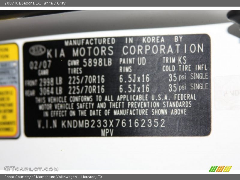 White / Gray 2007 Kia Sedona LX