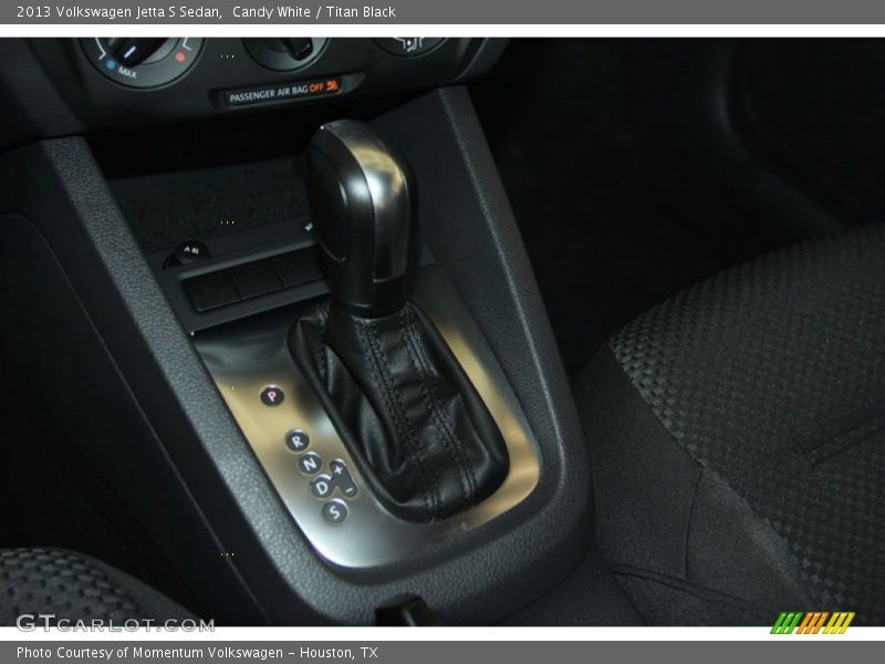 Candy White / Titan Black 2013 Volkswagen Jetta S Sedan