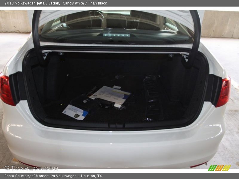 Candy White / Titan Black 2013 Volkswagen Jetta S Sedan