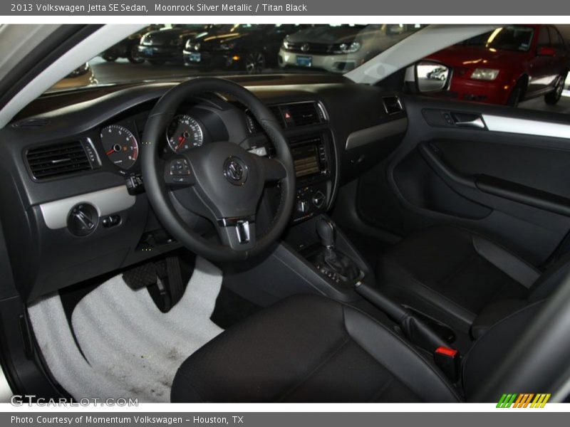 Moonrock Silver Metallic / Titan Black 2013 Volkswagen Jetta SE Sedan