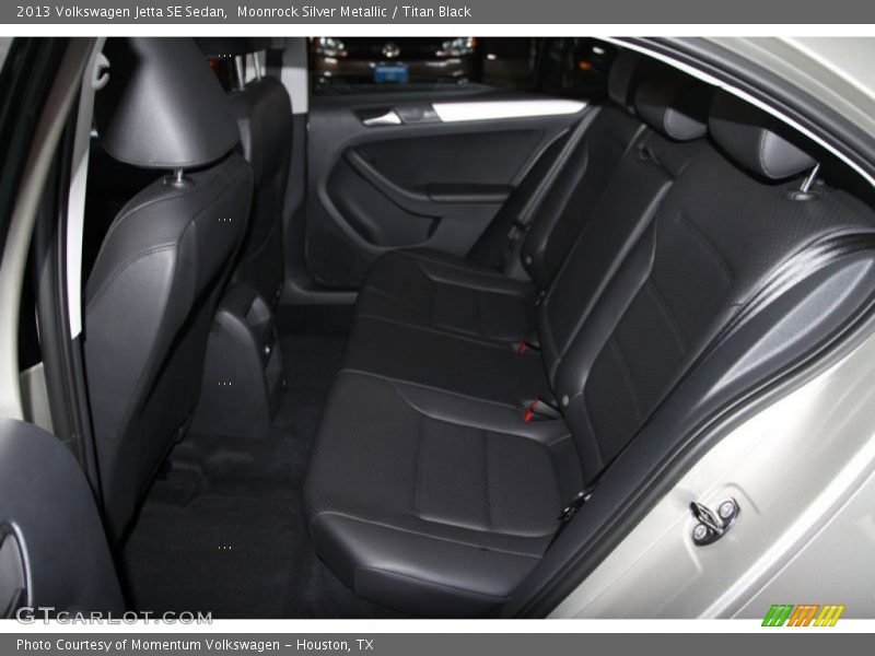 Moonrock Silver Metallic / Titan Black 2013 Volkswagen Jetta SE Sedan