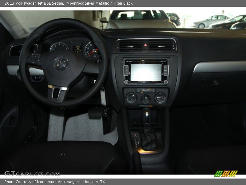 Moonrock Silver Metallic / Titan Black 2013 Volkswagen Jetta SE Sedan