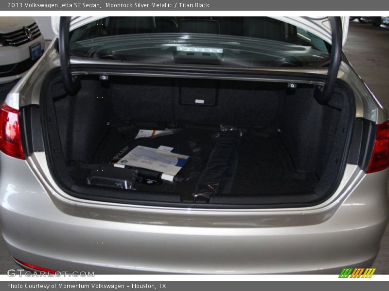 Moonrock Silver Metallic / Titan Black 2013 Volkswagen Jetta SE Sedan
