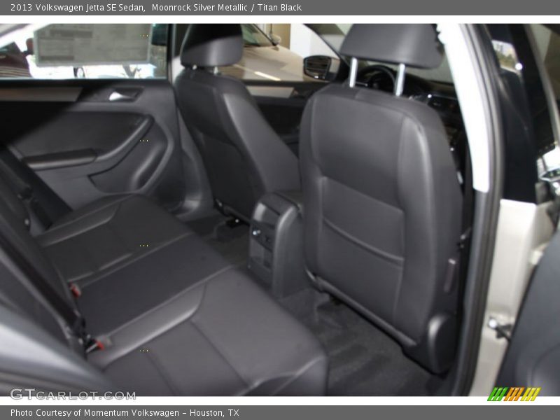 Moonrock Silver Metallic / Titan Black 2013 Volkswagen Jetta SE Sedan