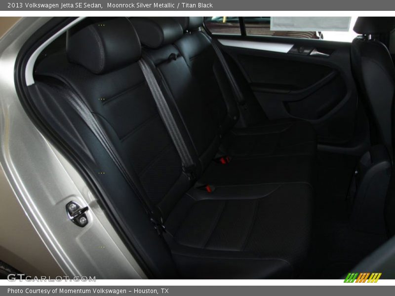 Moonrock Silver Metallic / Titan Black 2013 Volkswagen Jetta SE Sedan