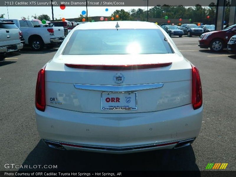 White Diamond Tricoat / Shale/Cocoa 2013 Cadillac XTS Luxury FWD
