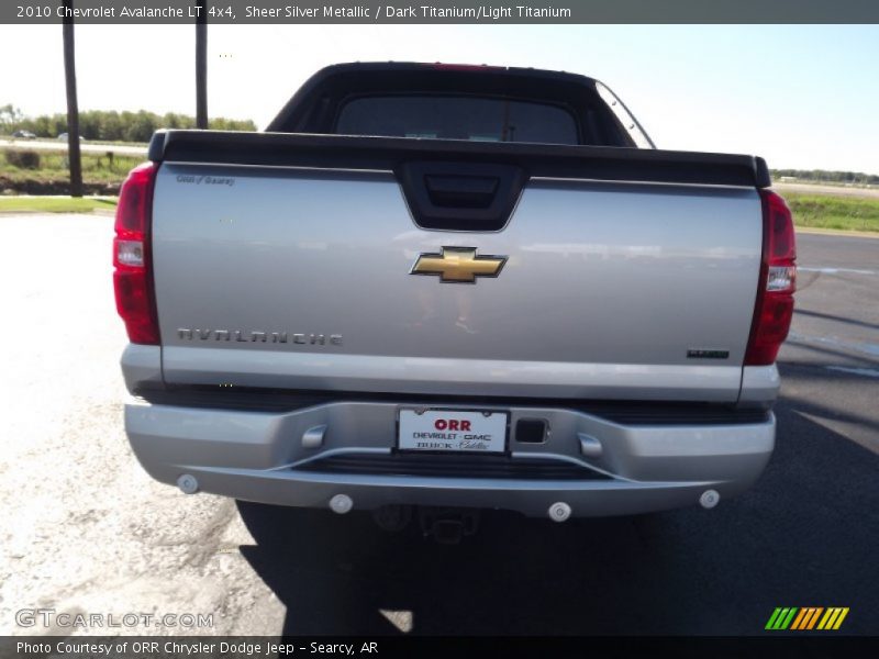 Sheer Silver Metallic / Dark Titanium/Light Titanium 2010 Chevrolet Avalanche LT 4x4