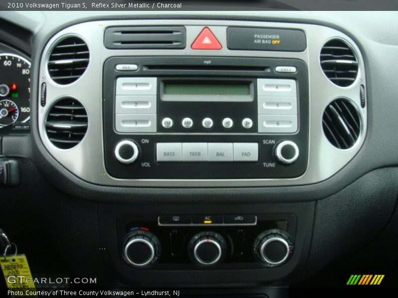 Reflex Silver Metallic / Charcoal 2010 Volkswagen Tiguan S