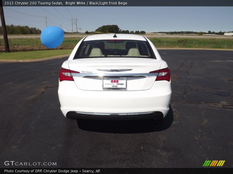 Bright White / Black/Light Frost Beige 2013 Chrysler 200 Touring Sedan